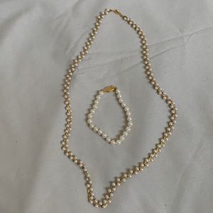 Pearl necklace bracelet set
